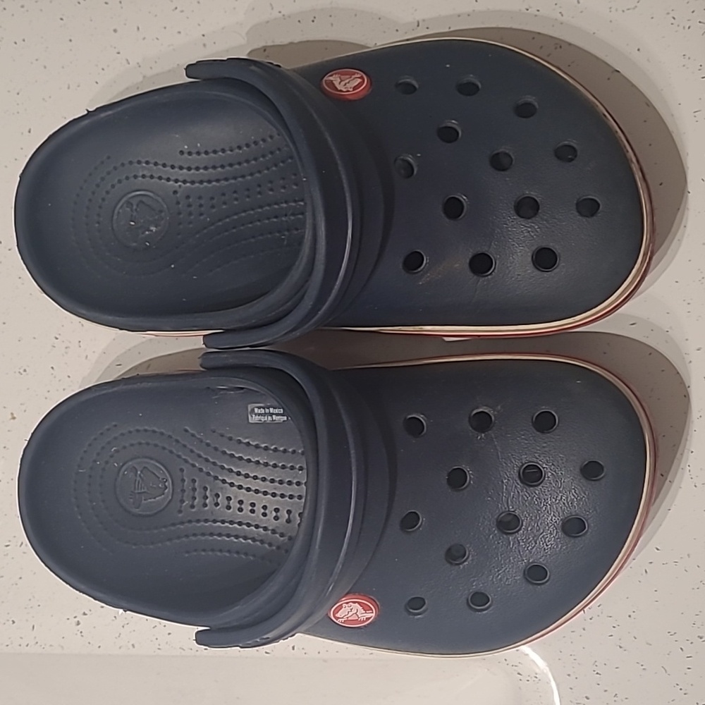 CROCS Navy Crocband Size 1 Unisex
